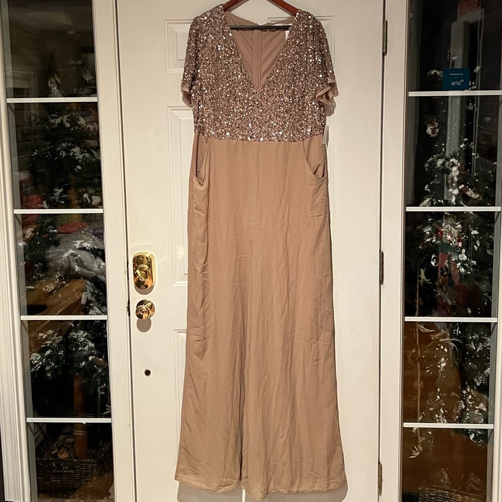 Beautiful sequined pant suits size 14